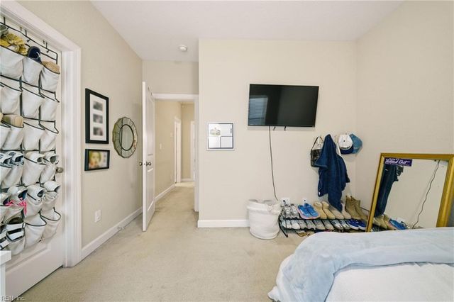 1916 Orangewood RD, Chesapeake, VA 23323