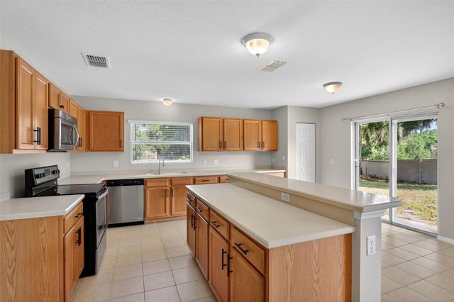 2832 BREEZY MEADOW ROAD, Apopka, FL 32712