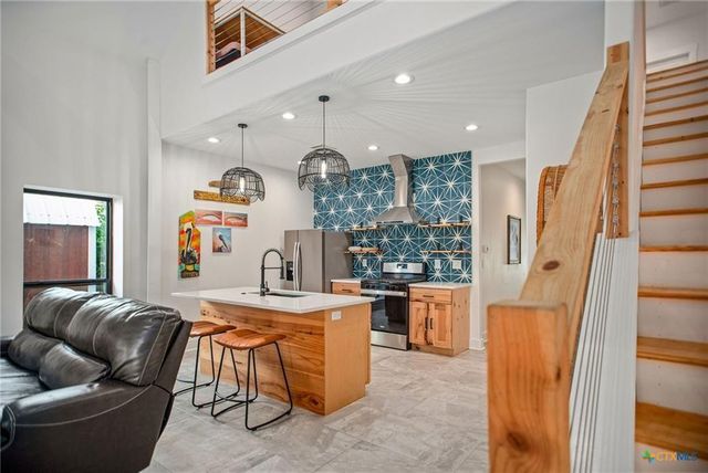 804 W Tyler Avenue, Port O Connor, TX 77982