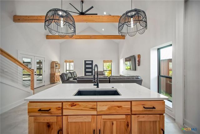 804 W Tyler Avenue, Port O Connor, TX 77982