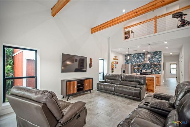 804 W Tyler Avenue, Port O Connor, TX 77982