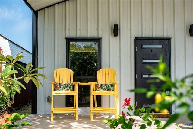 804 W Tyler Avenue, Port O Connor, TX 77982