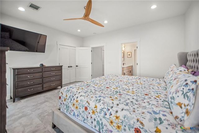 804 W Tyler Avenue, Port O Connor, TX 77982