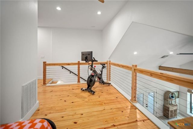 804 W Tyler Avenue, Port O Connor, TX 77982