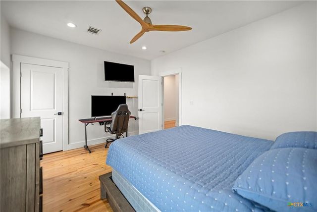 804 W Tyler Avenue, Port O Connor, TX 77982