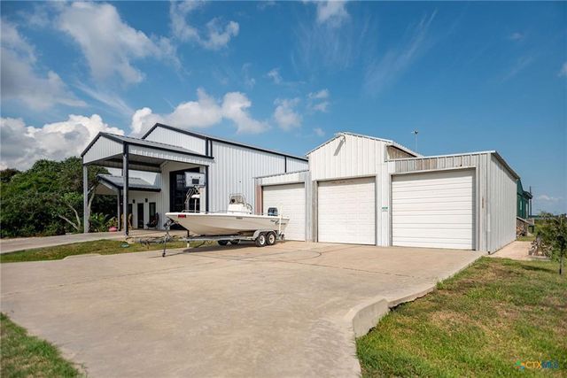 804 W Tyler Avenue, Port O Connor, TX 77982