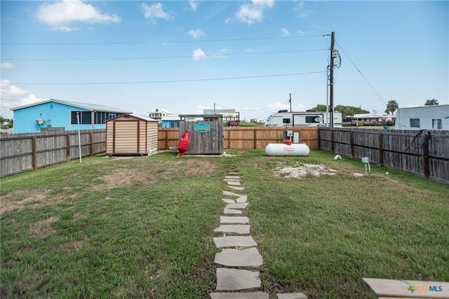 804 W Tyler Avenue, Port O Connor, TX 77982