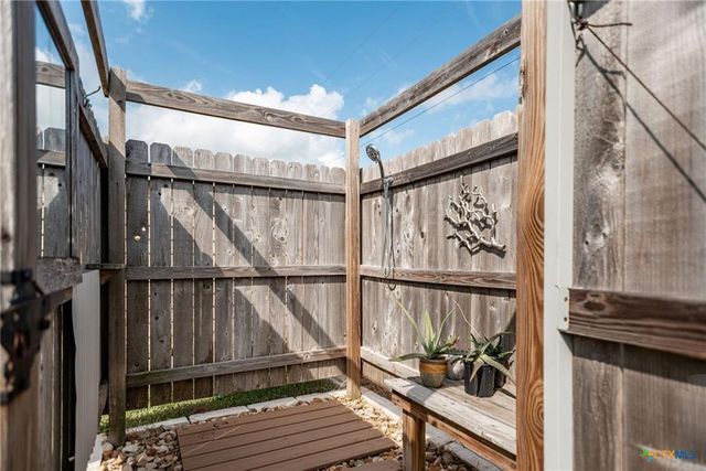 804 W Tyler Avenue, Port O Connor, TX 77982