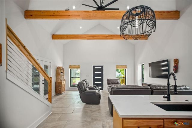 804 W Tyler Avenue, Port O Connor, TX 77982