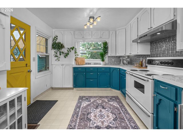 2724 Se 70TH Ave, Portland, OR 97206