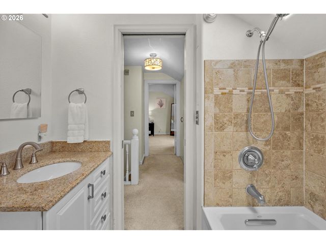 2724 Se 70TH Ave, Portland, OR 97206