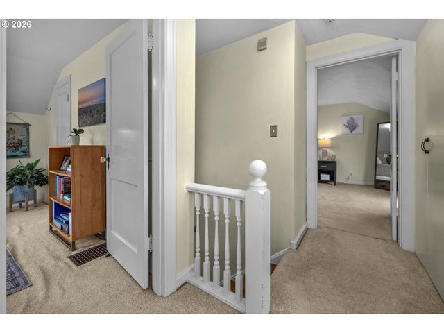 2724 Se 70TH Ave, Portland, OR 97206