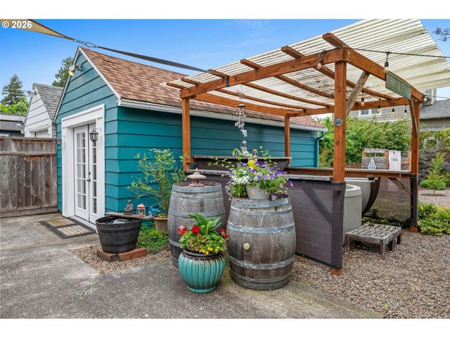 2724 Se 70TH Ave, Portland, OR 97206