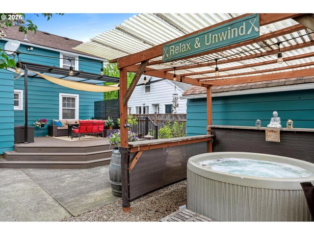 2724 Se 70TH Ave, Portland, OR 97206