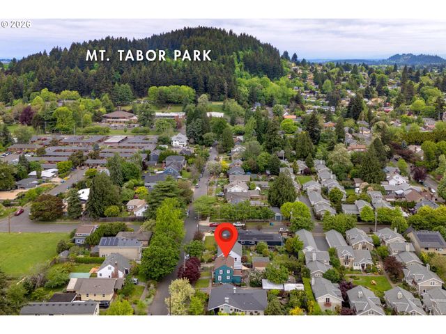 2724 Se 70TH Ave, Portland, OR 97206