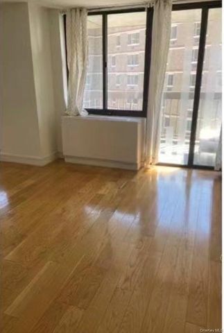 13835 Elder Avenue 10D, Flushing, NY 11355