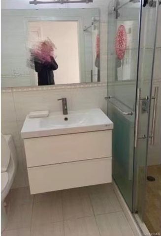 13835 Elder Avenue 10D, Flushing, NY 11355