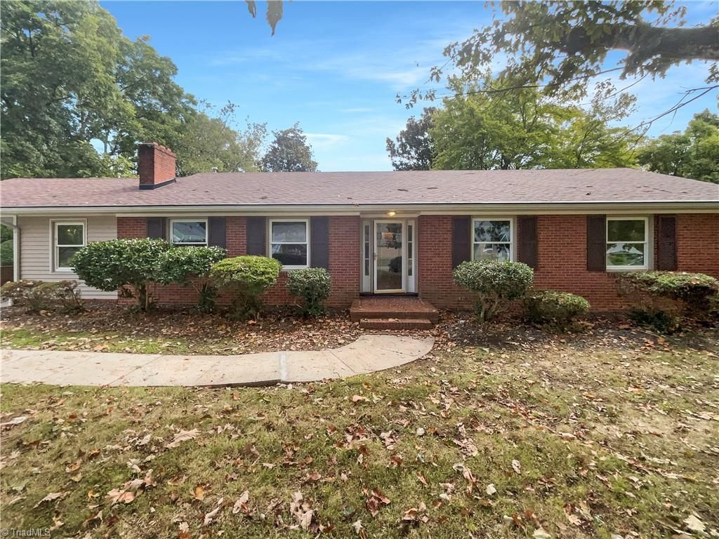 4601 Oak Ridge Drive, Winston-salem, NC 27105