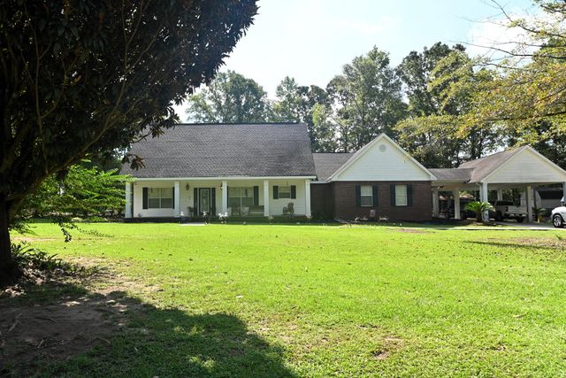 208 Beaver Lake Rd., Purvis, MS 39475