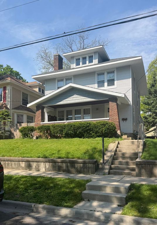 425 Rosewood Avenue Se, East Grand Rapids, MI 49506