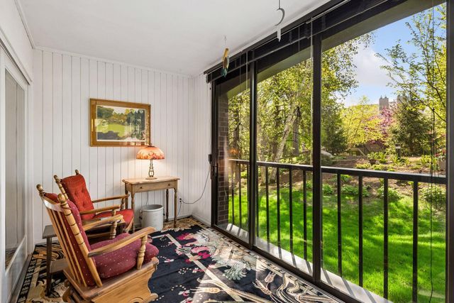5501 Dewey Hill Road 140, Edina, MN 55439
