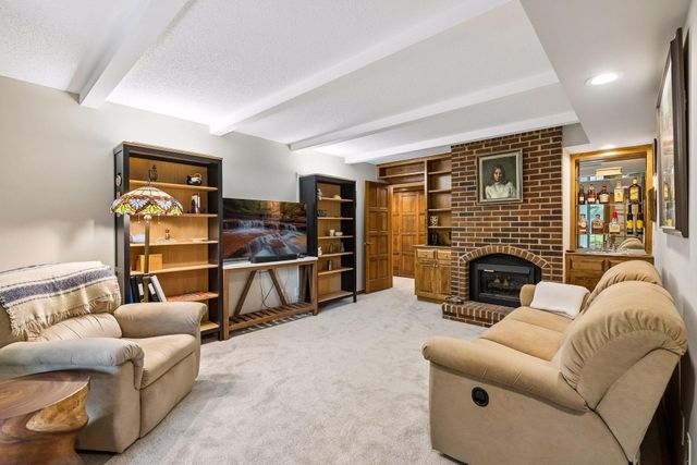 5501 Dewey Hill Road 140, Edina, MN 55439