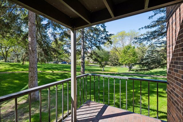 5501 Dewey Hill Road 140, Edina, MN 55439