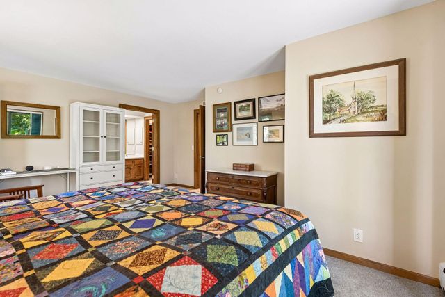 5501 Dewey Hill Road 140, Edina, MN 55439