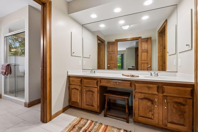 5501 Dewey Hill Road 140, Edina, MN 55439