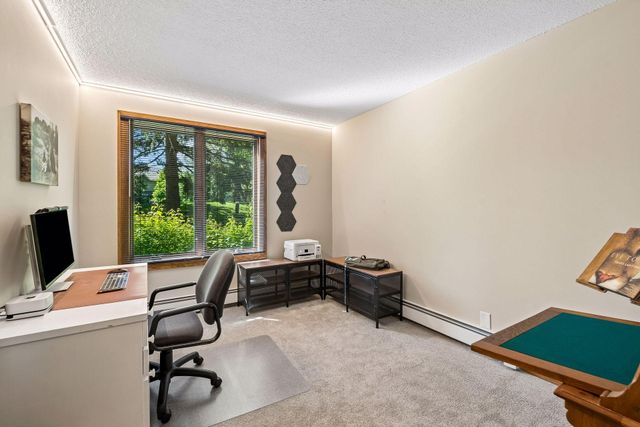 5501 Dewey Hill Road 140, Edina, MN 55439