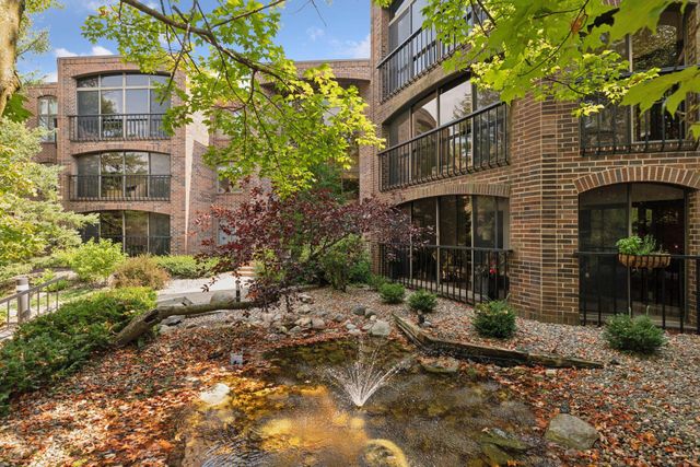 5501 Dewey Hill Road 140, Edina, MN 55439