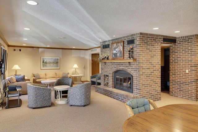 5501 Dewey Hill Road 140, Edina, MN 55439