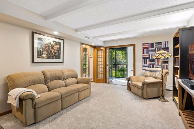 5501 Dewey Hill Road 140, Edina, MN 55439