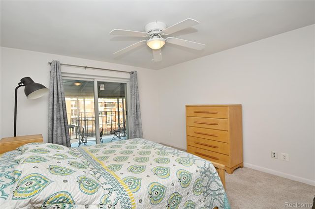 2820 Woodslee Drive 405, Royal Oak, MI 48073