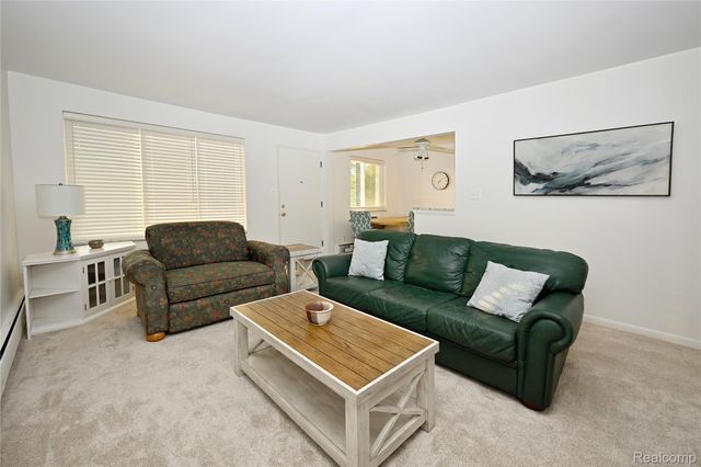 2820 Woodslee Drive 405, Royal Oak, MI 48073