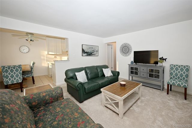2820 Woodslee Drive 405, Royal Oak, MI 48073