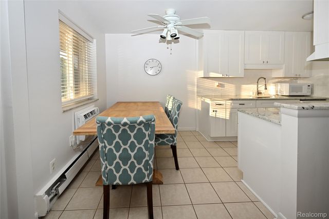 2820 Woodslee Drive 405, Royal Oak, MI 48073