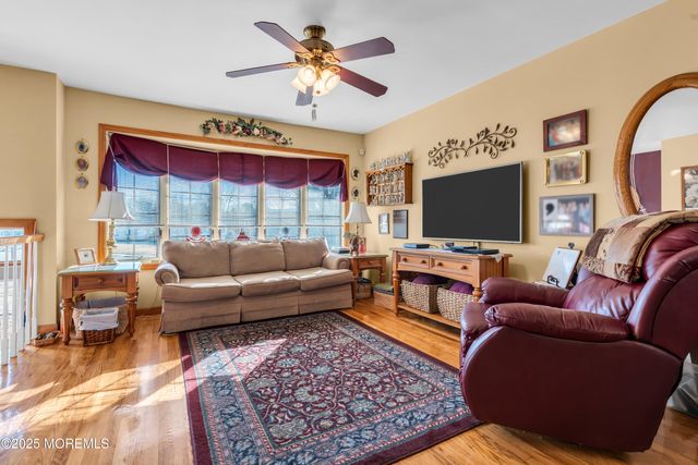 1090 Dove Street, Toms River, NJ 08753