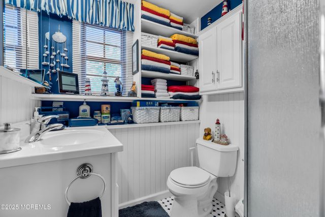 1090 Dove Street, Toms River, NJ 08753