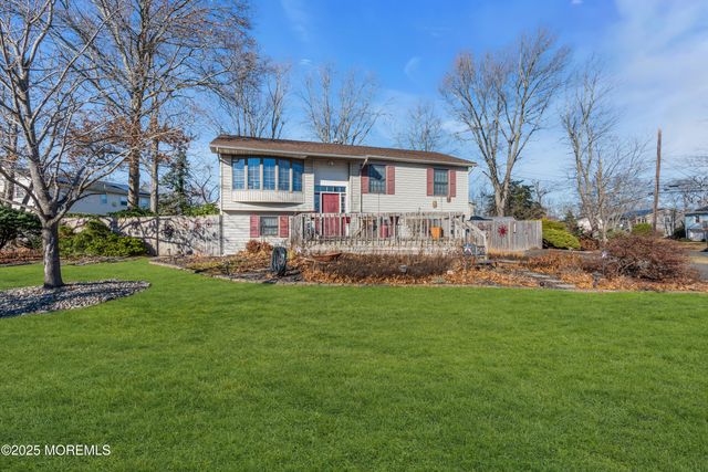 1090 Dove Street, Toms River, NJ 08753