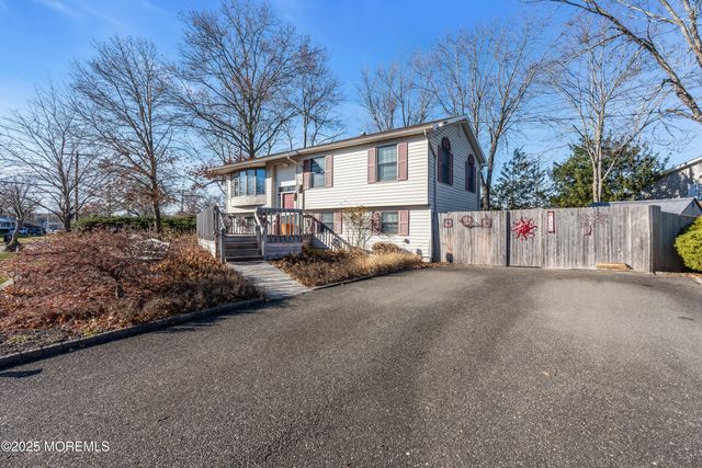 1090 Dove Street, Toms River, NJ 08753