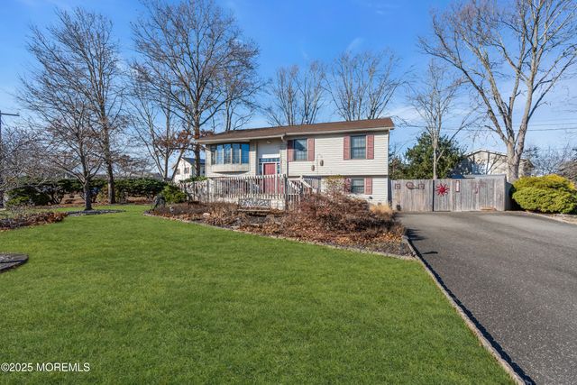 1090 Dove Street, Toms River, NJ 08753