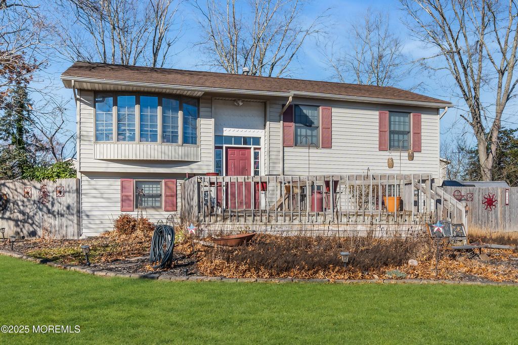 1090 Dove Street, Toms River, NJ 08753