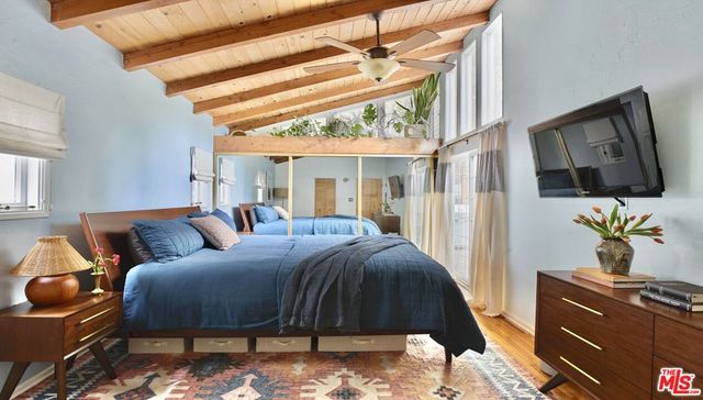 8460 Kirkwood Drive, Los Angeles, CA 90046