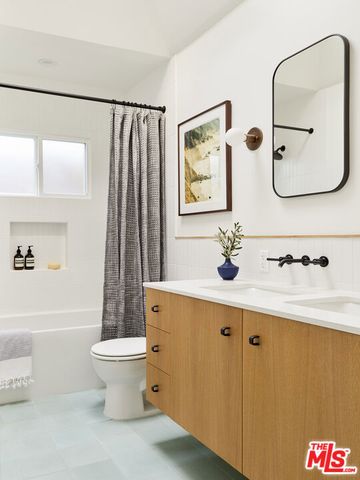 8460 Kirkwood Drive, Los Angeles, CA 90046