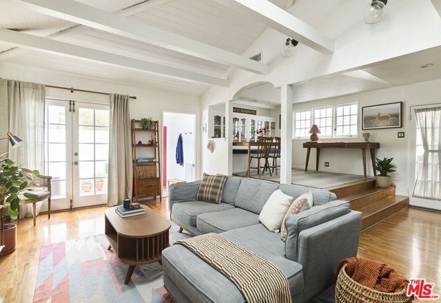 8460 Kirkwood Drive, Los Angeles, CA 90046