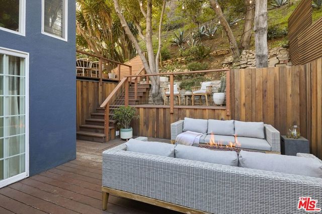 8460 Kirkwood Drive, Los Angeles, CA 90046