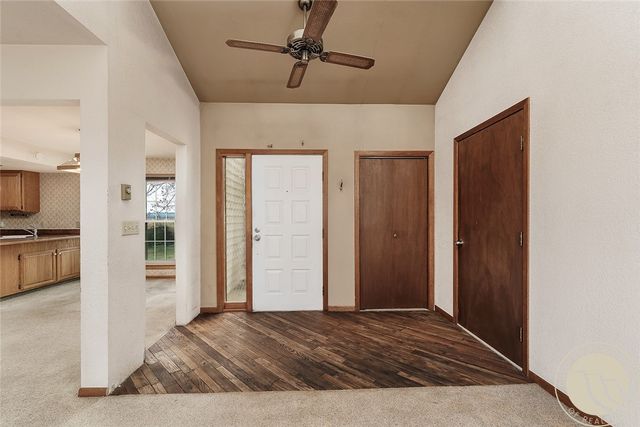 852 W I Road, Huntley, MT 59037