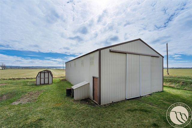 852 W I Road, Huntley, MT 59037