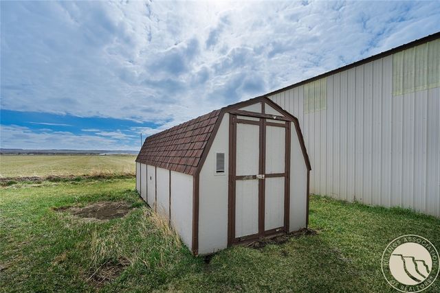 852 W I Road, Huntley, MT 59037